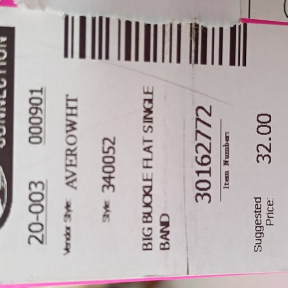 Jessica Carlyle Cream Flat Sandals Big Buckle Single Band Avero White NWT Chic - Picture 7 of 8